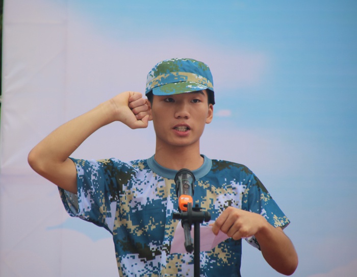 軍訓學院代表發言.JPG